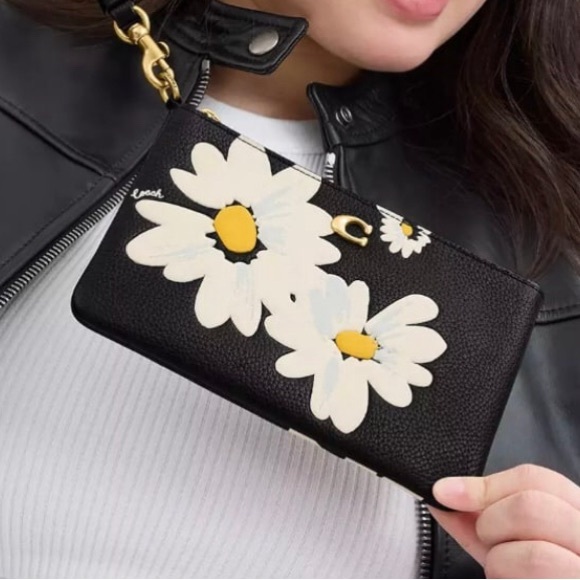 ❤️❤️NWT Coach Pebble Leather Wristlet With Floral Print - Black Multi❤️❤️ - Picture 5 of 12